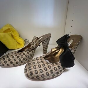 Cynthia Vincent High Heals. Size 8.5 Women's